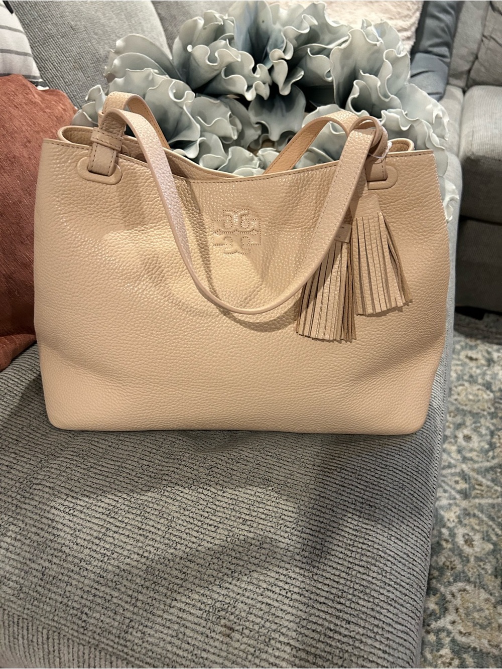 Tory Burch Thea Pebbled Leather Tassel Shoulder Bag in Light Pink